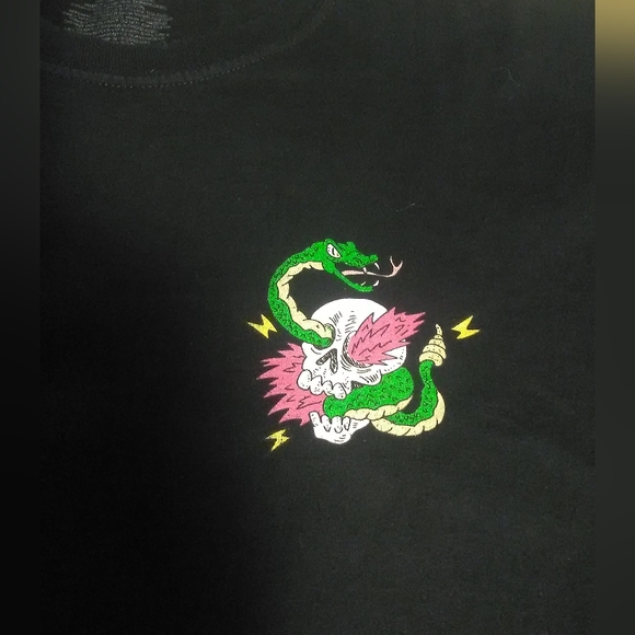 VINTAGE GRAPHIC T-SHIRT "LOCALS ONLY" SKULL & ALLIGATOR  SZ. XL - Picture 6 of 6